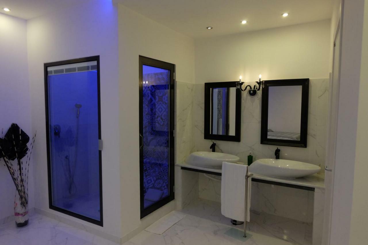 White Room Idromassaggio Su Richiesta Neapol Zewnętrze zdjęcie