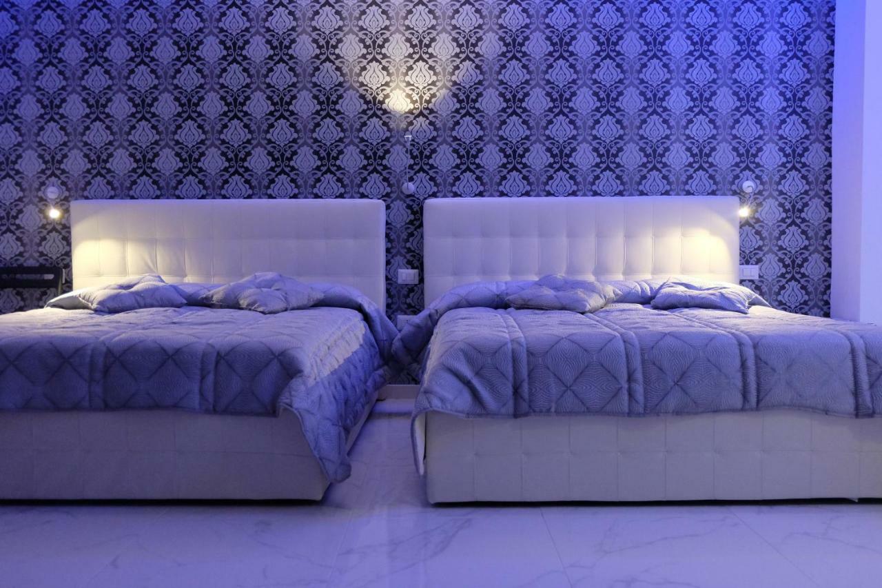 White Room Idromassaggio Su Richiesta Neapol Zewnętrze zdjęcie