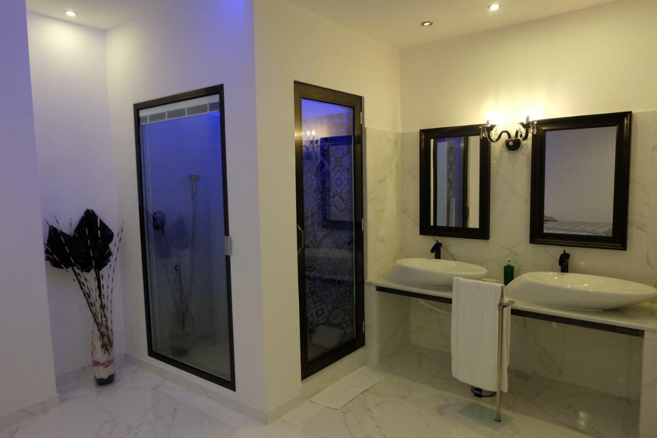White Room Idromassaggio Su Richiesta Neapol Zewnętrze zdjęcie