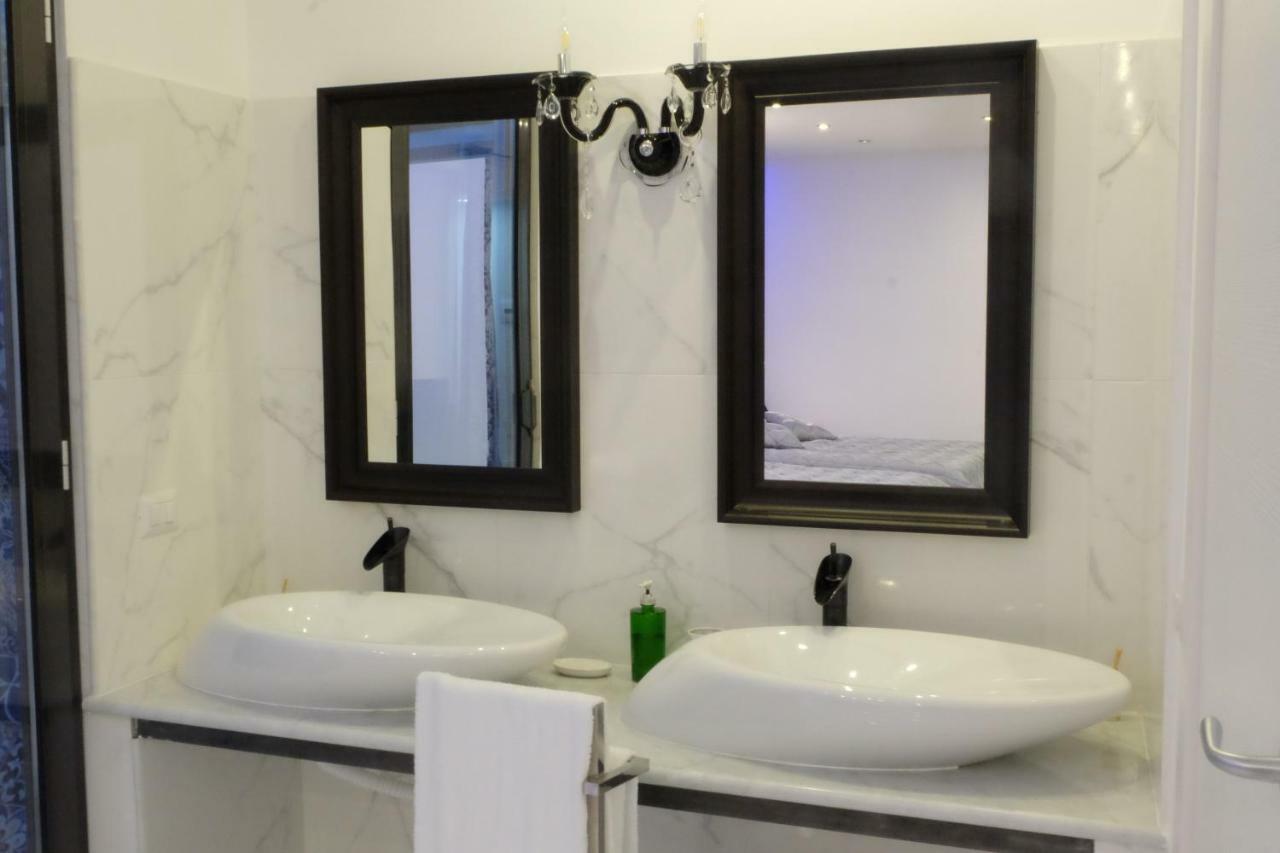 White Room Idromassaggio Su Richiesta Neapol Zewnętrze zdjęcie