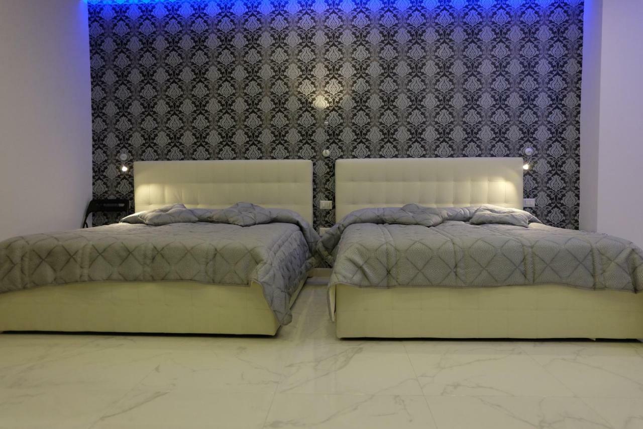 White Room Idromassaggio Su Richiesta Neapol Zewnętrze zdjęcie